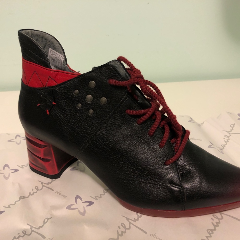 Boots - Picture 2 of 4